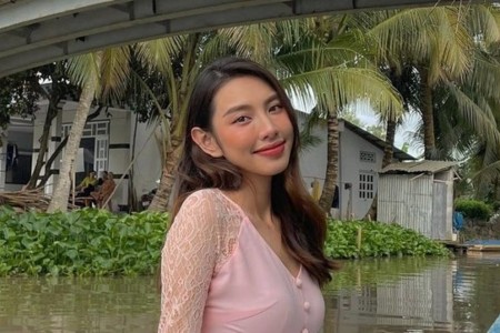 Sau bài 'nhắc nhở' của Khoai Lang Thang, Hoa hậu Thùy Tiên lên tiếng xin lỗi khi từng mặc đồ không phù hợp lúc chụp hình tại Hà Giang