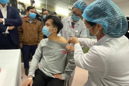 Những hình ảnh trong buổi tiêm thử nghiệm vaccine Covid-19 “made in Việt Nam” đầu tiên
