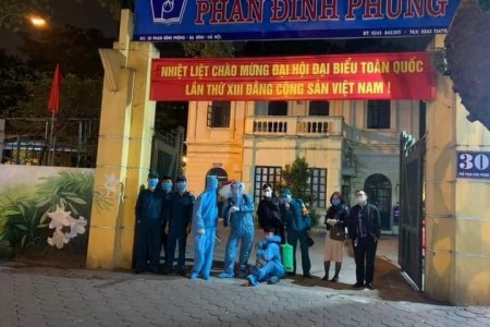 Hà Nội: Trường THPT Phan Đình Phùng cho học sinh nghỉ vì có ca nghi là F1, F2, nhiều trường Đại học cho sinh viên nghỉ tết sớm
