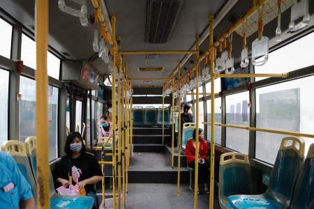 Hà Nội: Xe buýt không chở quá 20 người để phòng dịch