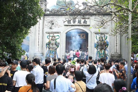 Giỗ Tổ chỉ nghỉ 1 ngày, người dân tranh thủ về thăm quan Đền Hùng dịp cuối tuần