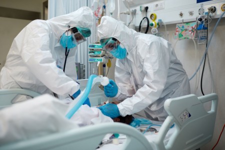 Bộ Y tế vừa công bố thêm 2 nữ bệnh nhân mắc Covid-19 tử vong