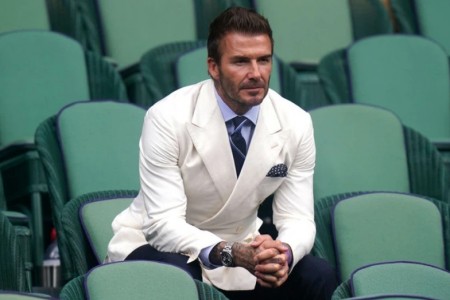 Sau EURO, David Beckham tiếp tục gây náo loạn khi đi xem quần vợt: Vẻ đẹp nam tính hút hồn không cưỡng nổi!