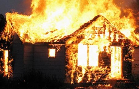 Cháy nhà, 2 vợ chồng cô giáo trẻ tử vong thương tâm
