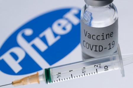 Hơn 269.000 liều vắc xin Pfizer trong số 1 triệu liều do Mỹ tặng về đến Hà Nội