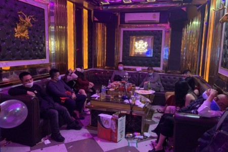 Hà Nội: Nữ nhân viên 15 tuổi của quán karaoke ra đi mãi mãi sau ''bữa tiệc ma túy''