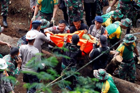 Động đất ở Indonesia khiến hơn 160 người thiệt mạng, chủ yếu là trẻ em