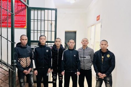 Hà Nội: 11 thanh niên hẹn đánh nhau vì tranh giành 1 nữ nhân viên quán karaoke