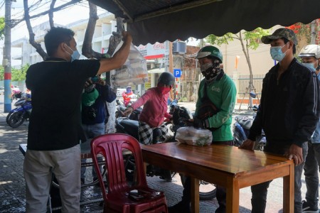 Đà Nẵng yêu cầu người dân không tập trung quá 5 người tại nơi công cộng, hạn chế ra khỏi nhà