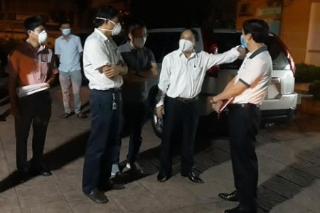 Nữ nhân viên cắt tóc mắc Covid-19 ở Nghệ An bị khởi tố hình sự do khai báo gian dối