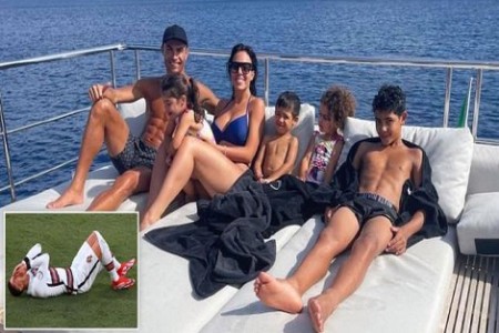 Ronaldo lần đầu tiên xuất hiện bên gia đình sau thất bại ở Euro 2020