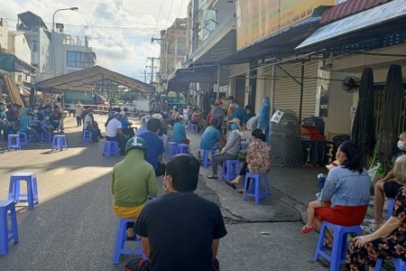 Bình Thuận: Chủ tịch phường bị phê bình vì để người dân ra đường làm việc riêng trong thời gian giãn cách