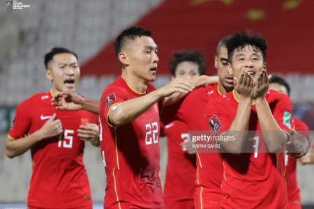 Fan Trung Quốc xấu hổ khi thầy trò Li Tie thắng hiểm, khen ĐT Việt Nam chơi ngày càng hay