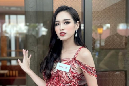 Nóng: Hoa hậu Đỗ Thị Hà dương tính với Covid-19