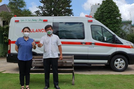 Việt Hương chính thức lên tiếng về ồn ào sử dụng xe cứu thương không thiết bị và lừa đảo 3 tỷ đồng