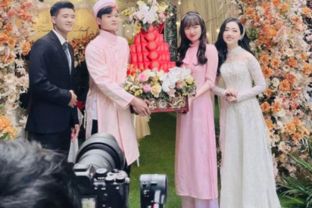 Hé lộ hình ảnh đầu tiên trong đám cưới của Hà Đức Chinh và bạn gái lâu năm