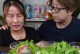 Chồng bà Nhân Vlog từ bỏ mức lương gần 200 triệu/tháng để theo vợ về Việt Nam 'tìm con'