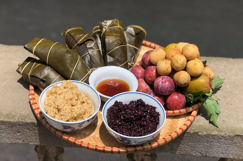 Tết Đoan Ngọ là gì? Ăn gì vào Tết Đoan Ngọ 5/5 để diệt sâu bọ và may mắn?