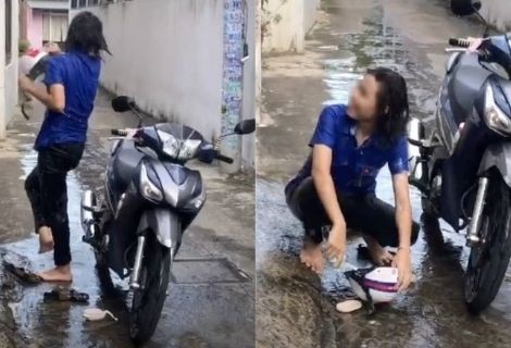 Đi chống dịch Covid-19 trở về, cô gái bị bố mẹ bắt tắm rửa sạch sẽ ngoài cổng