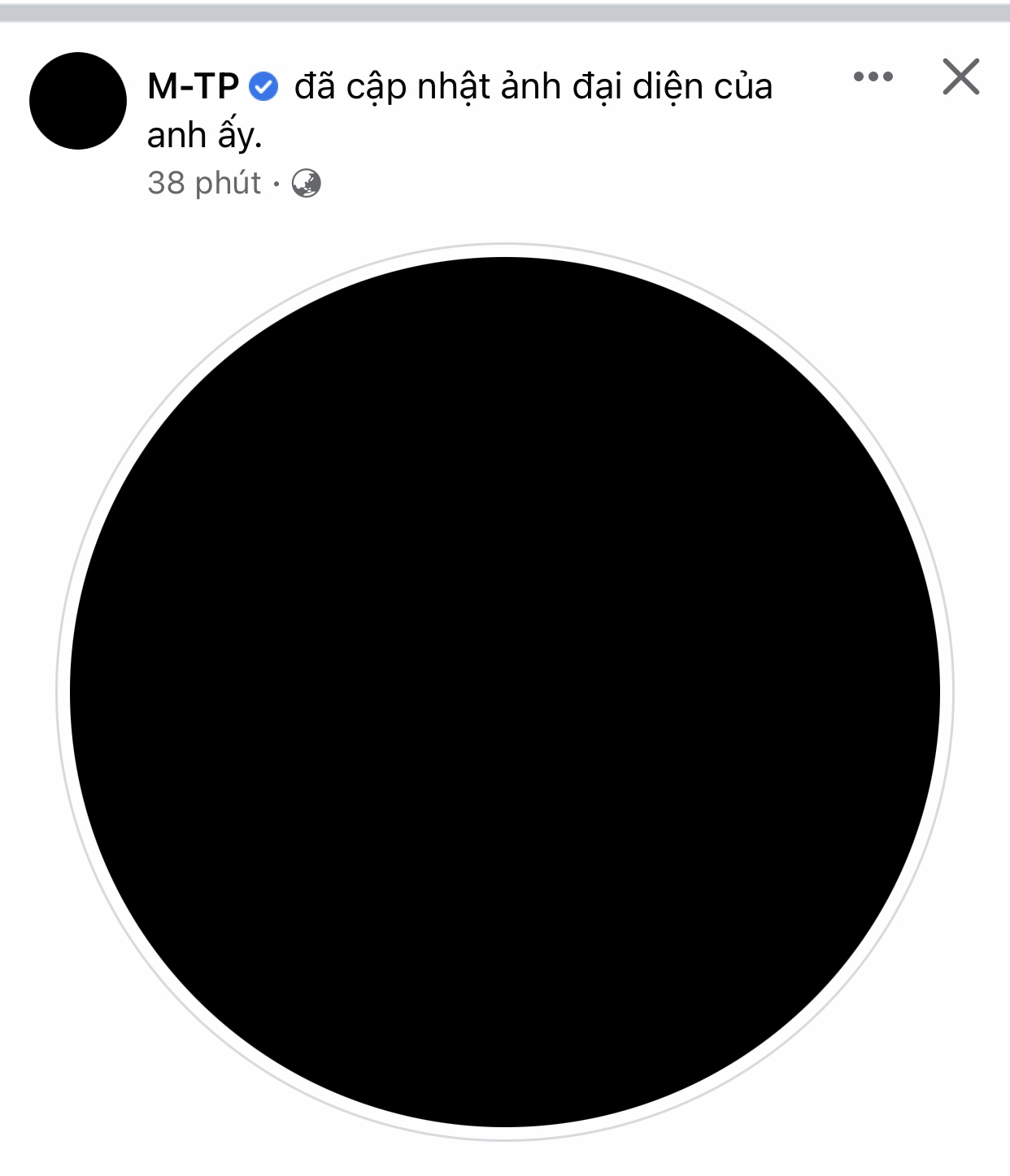 Sơn Tùng đặt avatar đen: 2 nam ca sĩ chia buồn, netizen hoang mang