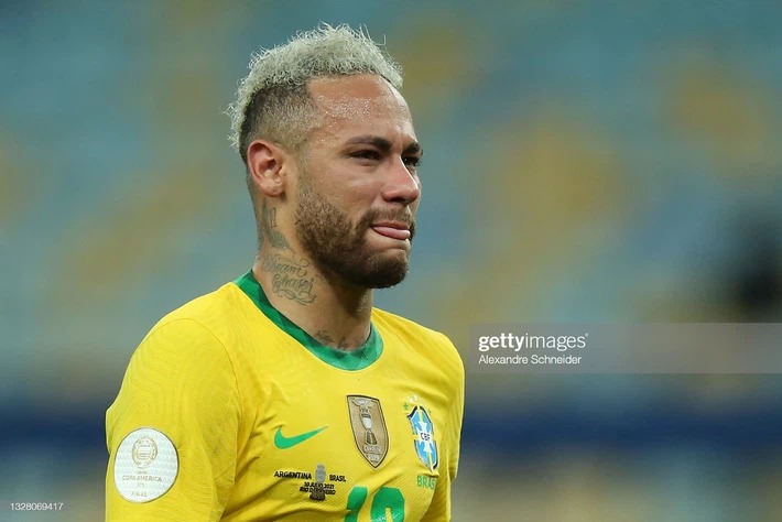 Neymar bat khoc sau khi thua tran