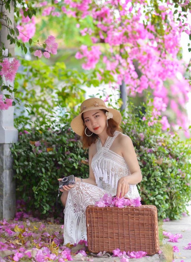 Sài Gòn bỗng chốc hóa nàng thơ dịu dàng mùa hoa giấy nở rộ, khác với dáng vẻ nhộn nhịp thường ngày. (Nguồn ảnh: Tai Ho)