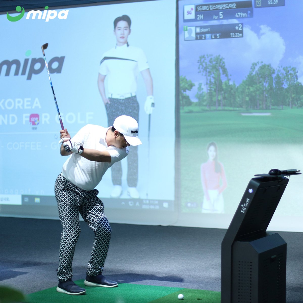 Điểm đến dành cho các golfer tại Le Coq Sportif, Mipa Golf với phòng tập golf 3D, áp dụng công nghệ SG Golf mới nhất của Hàn Quốc và không gian café sang trọng trong cửa hàng