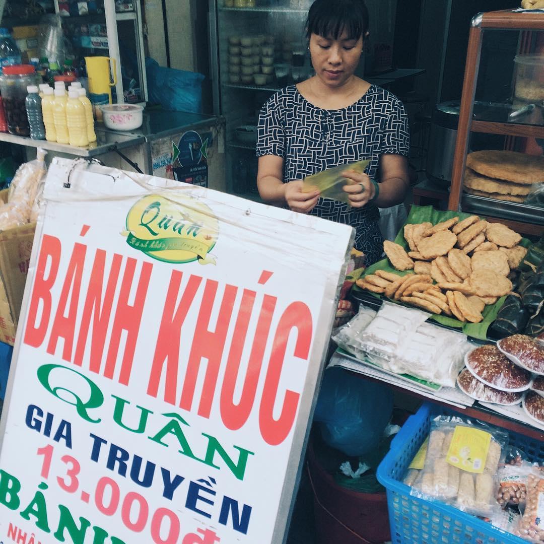 Bánh khúc Quân còn nổi tiếng với nhiều loại bánh, đồ ăn vặt truyền thống (Nguồn ảnh: Internet)