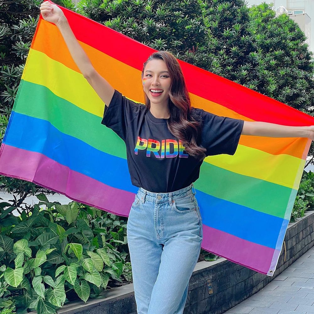 Hoa hậu Thùy Tiên công khai bộ ảnh nhằm ủng hộ cho ngày LGBT
