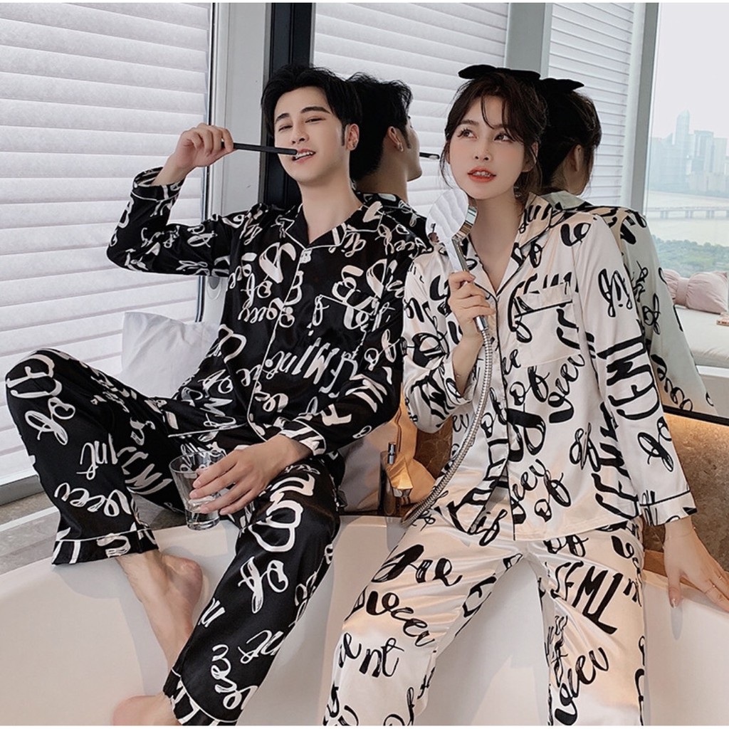 Pijama là từ được bắt nguồn từ tiếng Pháp mà người Việt đã mượn dùng chỉ loại áo quần ngủ