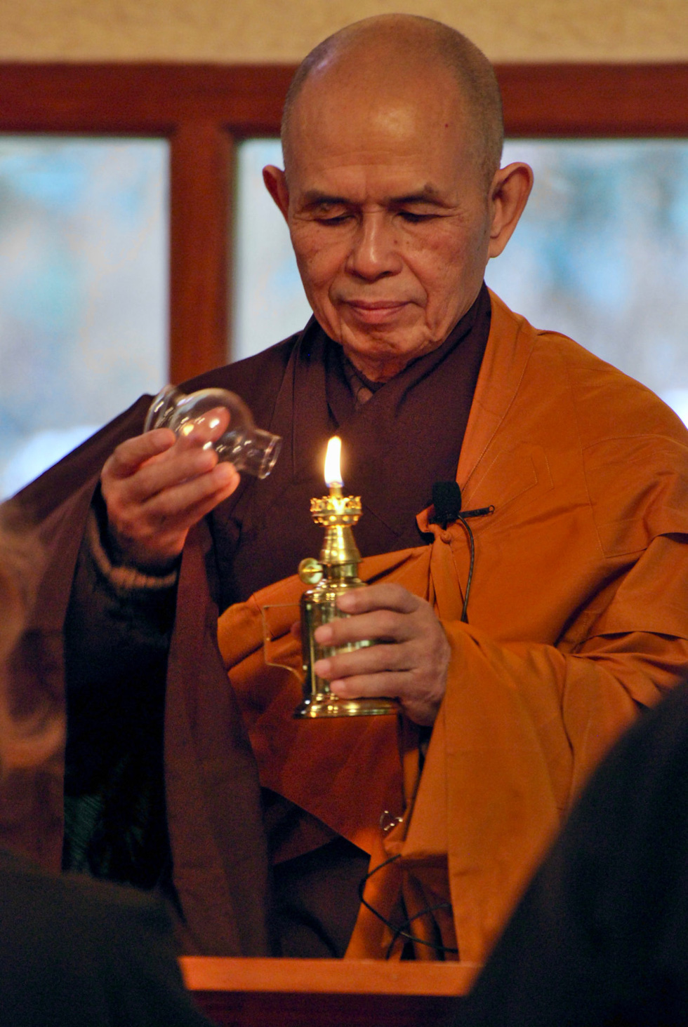 Thiền sư Thích Nhất Hạnh sinh năm 1926 tại Thừa Thiên - Huế với tên khai sinh là Nguyễn Xuân Bảo