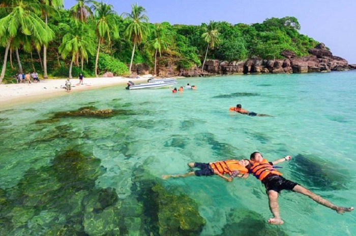 Đảo Phú Quốc là hòn đảo lớn nhất Việt Nam với diện tích là 561km2