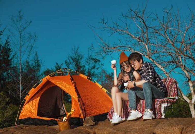 Cắm trại là một cách tuyệt vời để trải nghiệm một đêm lãng mạn cuối tuần với “người ấy”
