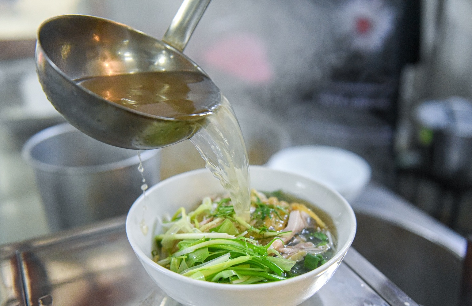 Phở - món ăn đường phố Hà Nội nổi tiếng khắp thế giới