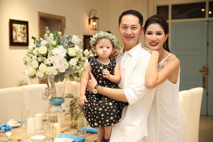 Gia đình nhỏ của cựu người mẫu Trang Khàn 