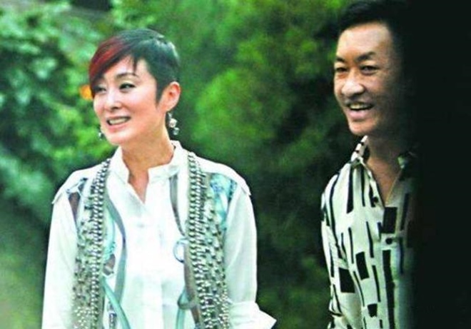 Trương Mẫn hẹn hò 10 năm với quản lý cũ Lưu Vĩnh Huy