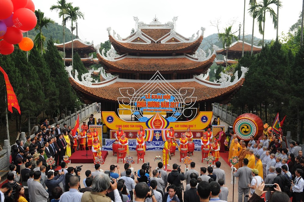Lễ hội chùa Hương 