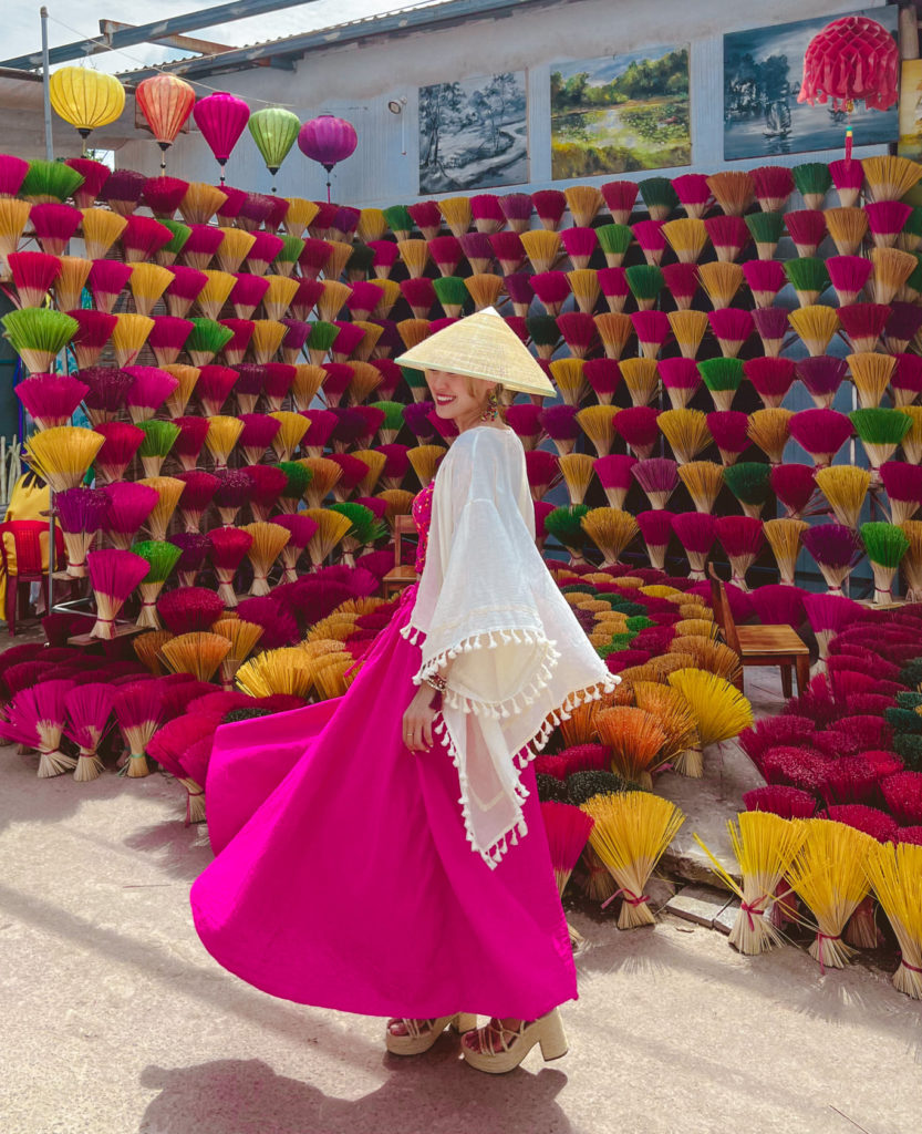 Check- in làng hương trầm Thủy Xuân đầy màu sắc