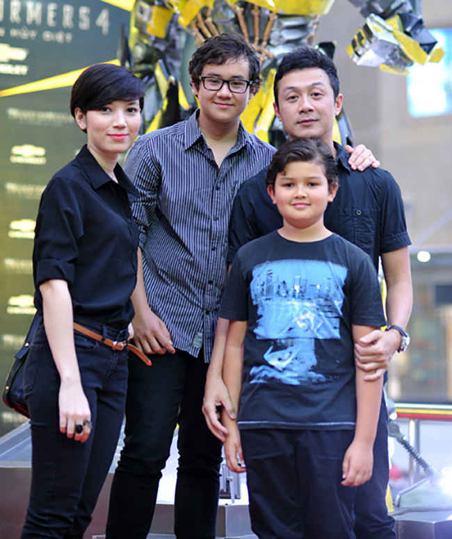 MC Anh Tuấn và hai con trai riêng 