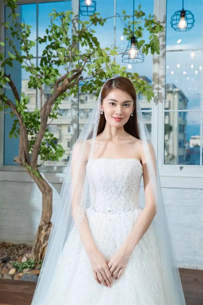 Đây là lý do khiến Á hậu Thùy Dung không yêu cầu khách mời mặc dresscode trong ngày cưới