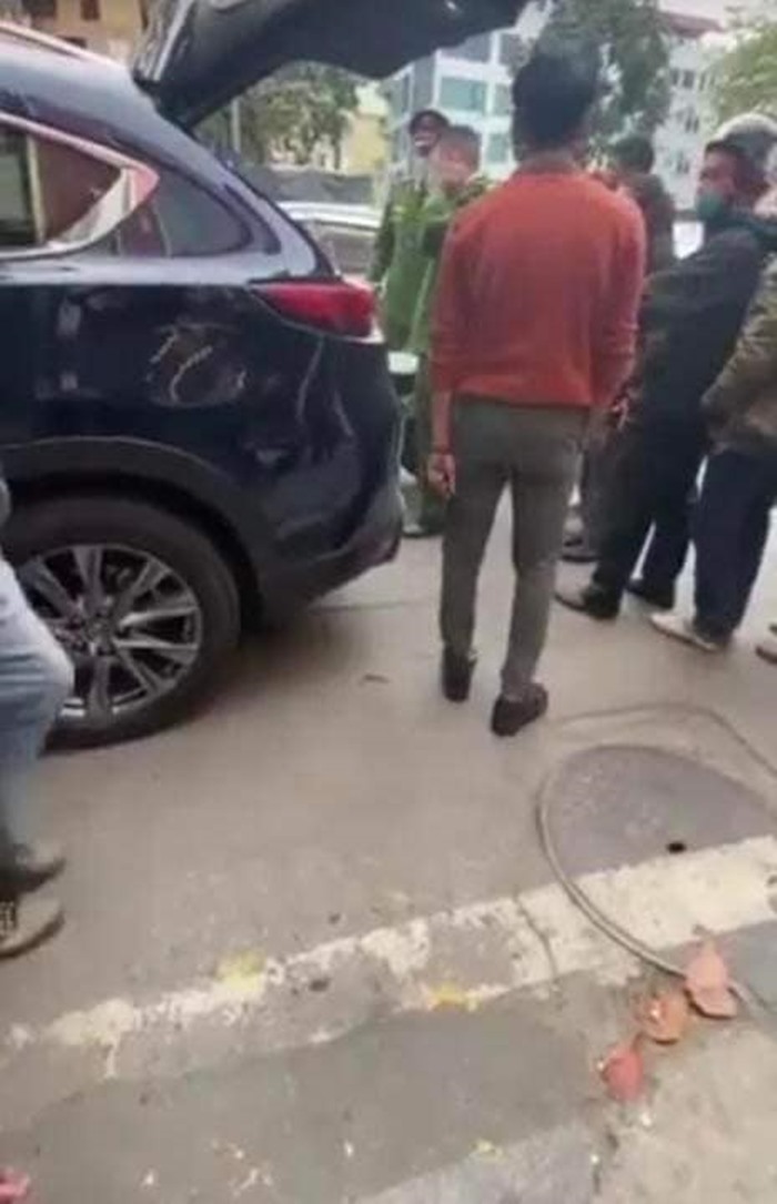 Sự thật thông tin thanh niên cầm súng, cướp xe chở tiền trên phố Nguyễn Thái Học