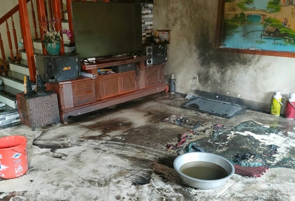 Vụ 3 con gái đốt nhà mẹ ở Hưng Yên: Người mẹ đã 2 lần ghép da tự thân, sức khỏe rất yếu