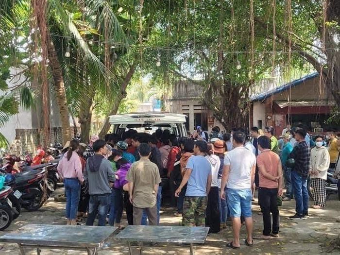 Lật thuyền chở khách đi chùa khiến 12 người rơi xuống sông Đồng Nai, 1 người tử vong