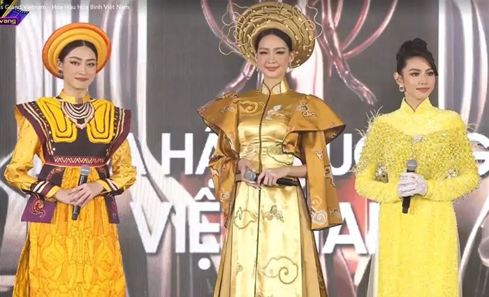 Hoa hậu Bảo Ngọc bất ngờ nhường vị trí đứng cho đàn chị Thùy Tiên, cư dân mạng bất ngờ vì lý do 